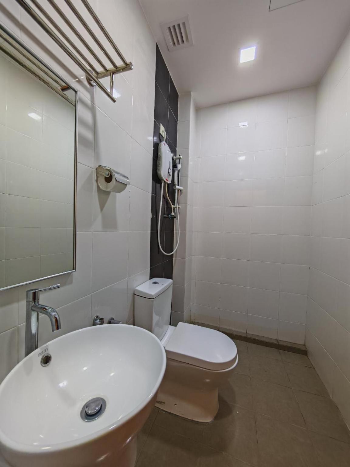 Citrine Hotel Seri Iskandar Exterior foto