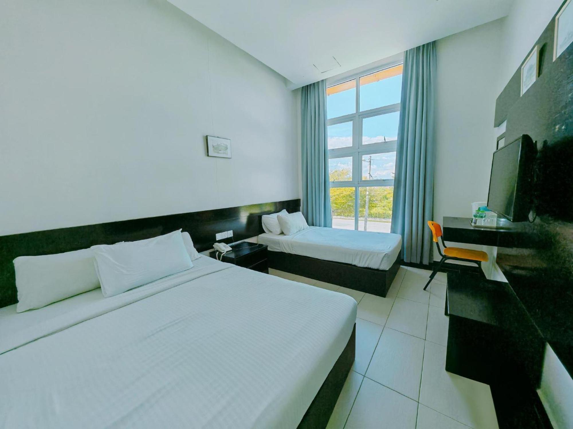 Citrine Hotel Seri Iskandar Exterior foto