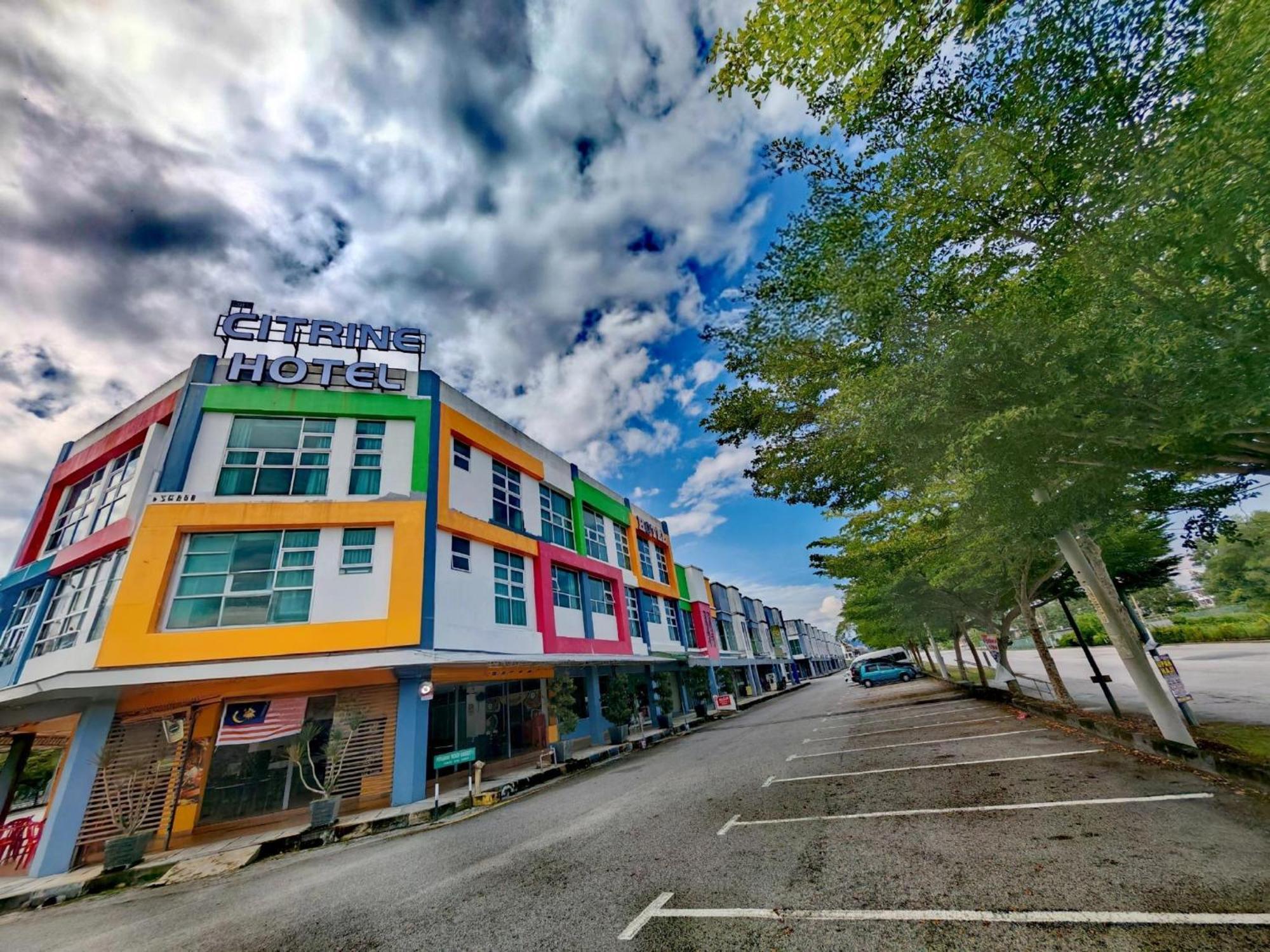 Citrine Hotel Seri Iskandar Exterior foto